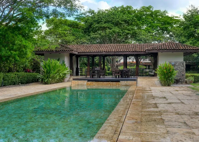Hacienda Pinilla Villa: Lap Pool, Near Beaches Hébergement de vacances Tamarindo
